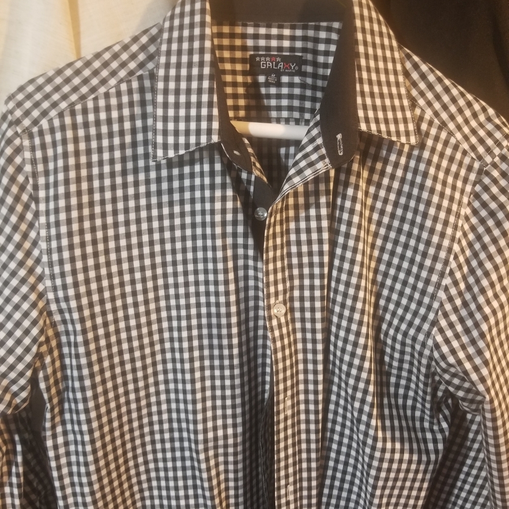Long sleeve plaid style dress shirt